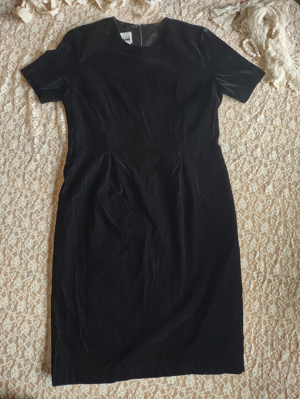 Vintage, Black Velvet Midi Dress By leslie fae - 8P/ S